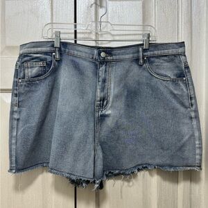 PrettylittleThing Plus 18 Vintage High Waisted Blue Denim Shorts